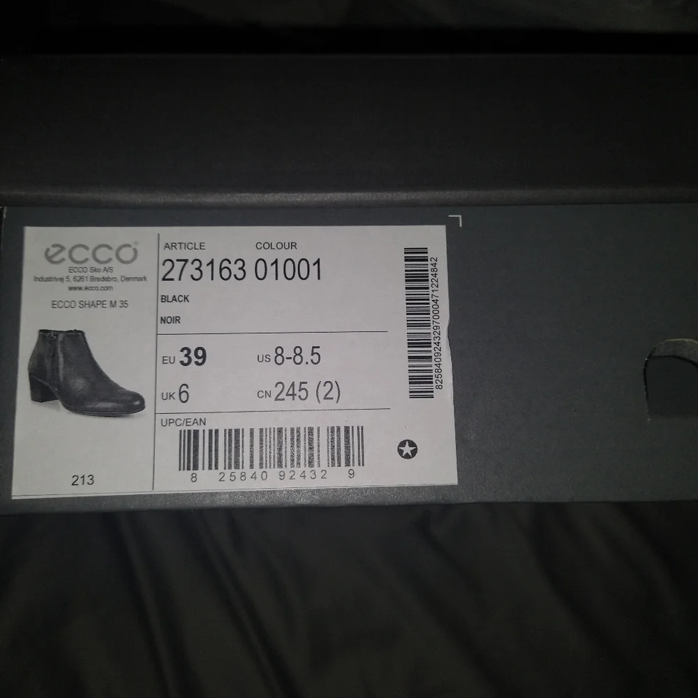 New black ankle boots - Picture 4 of 9
